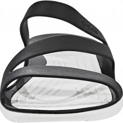 Crocs Swiftwater Chaussures Femme, noir/blanc -Chaussures loisir & Bottes Soldes crocs swiftwater sandals damen black white 3 2